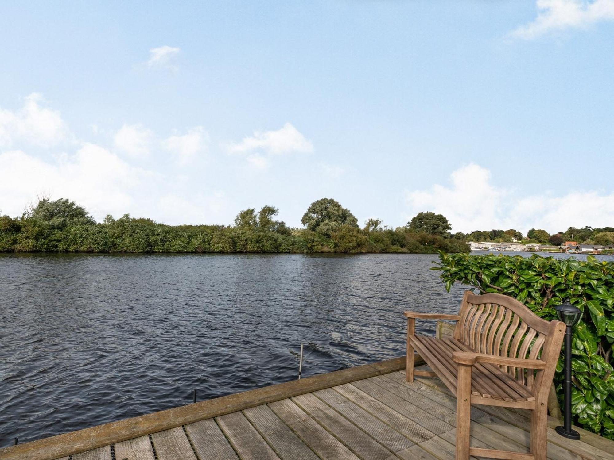 Sunset Lodge Brundall Buitenkant foto